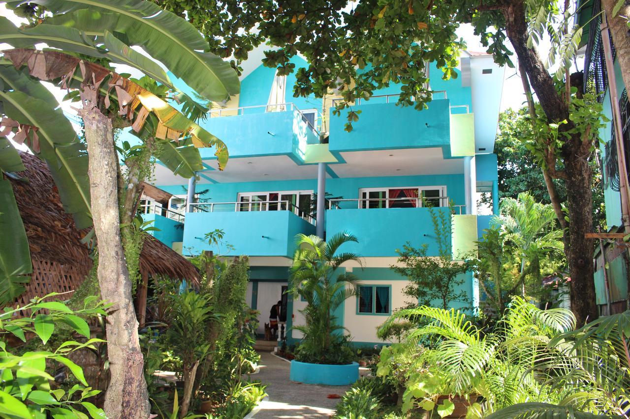 Sundown Resort & Austrian Pension House Manoc-Manoc Exteriör bild